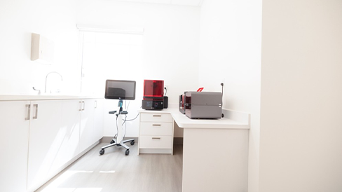 Milling machine in a dental lab