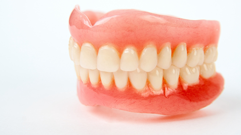 Set of full dentures